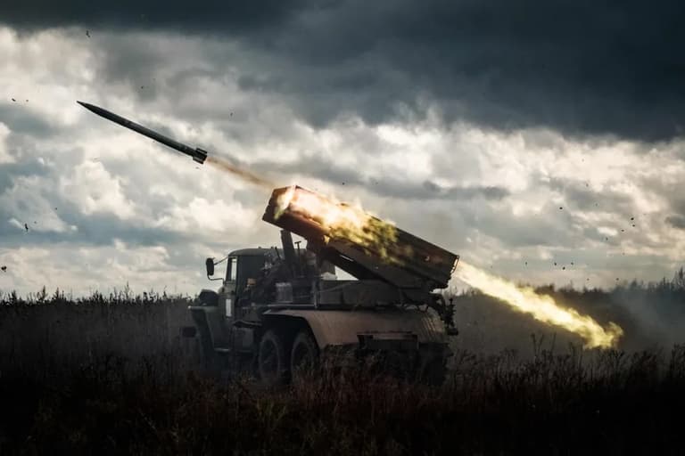 Rossiya armiyasi Ukraina hujumini to‘xtata oladimi? Agar yo‘q bo‘lsa, Putin yadroviy zarba bera oladimi?