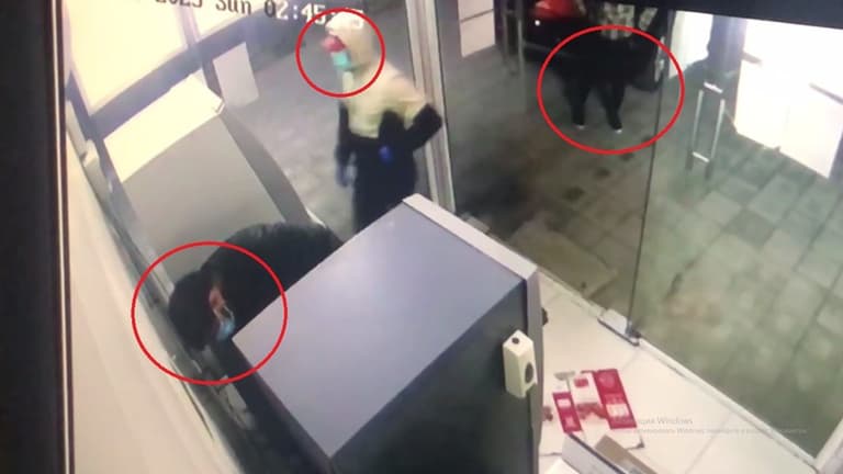 Samarqandda bankomatni o‘marmoqchi bo‘lgan shaxslar qo‘lga olindi