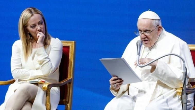 Rim papasi: «Nahot, huzurimga kuchuk ko‘tarib kelgan bo‘lsangiz?!»