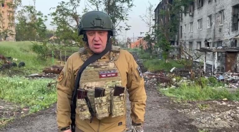 Пригожин: «Вагнер» Бахмутдан бўлинмаларни олиб чиқишни бошлади