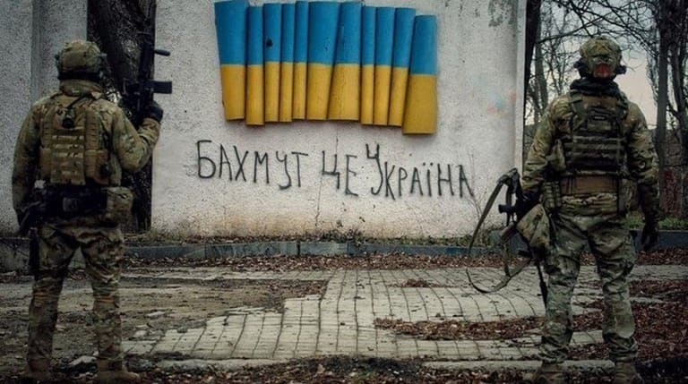 Жо Байден: Россия Бахмутда 100 минг одамидан айрилди