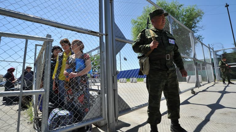 O‘zbek-qirg‘iz chegarasidagi nazorat-o‘tkazish punktlarida korrupsiya holatlari borligi aytildi