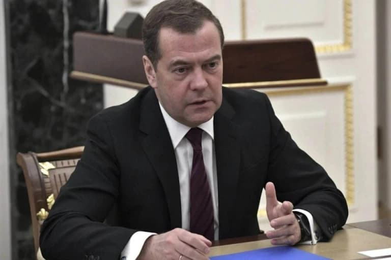 Dmitriy Medvedev Kiyev rejimini ari uyasi kabi yo‘q qilib tashlashga chaqirdi