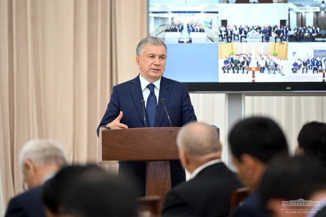 Мирзиёев: «Бундан буён ҳокимлар ҳам, вазирлар ҳам янги қурилган объектларни кўрсатиш билан қутулмайди»