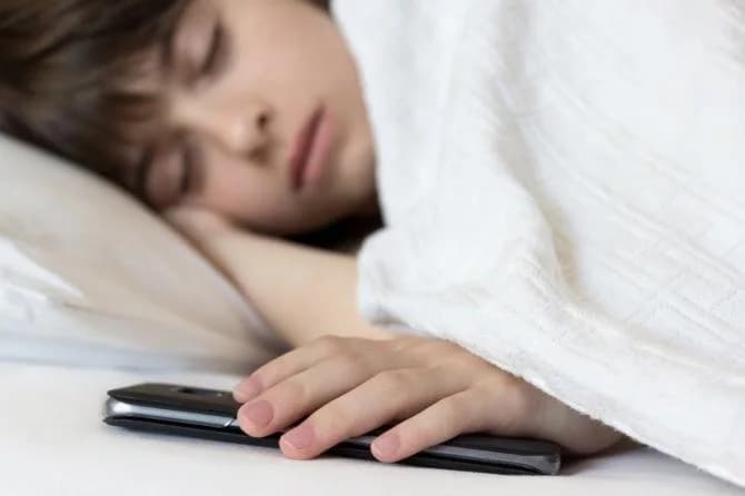 Apple iPhone ile uyumanın güvenli olmadığı konusunda uyardı