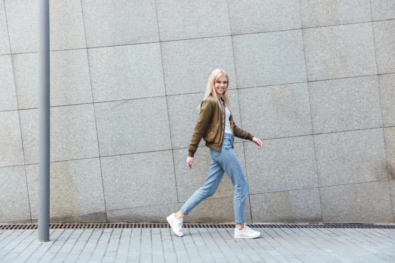 Her gün en az 30 dakika yürüyüş yapmak vücutta ne gibi değişikliklere yol açar?