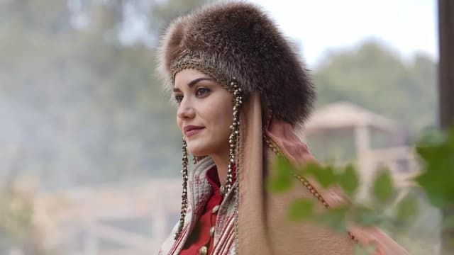 Чет элда туғилган бўлса-да, ўз ватанида машҳур бўлган турк актёрлари