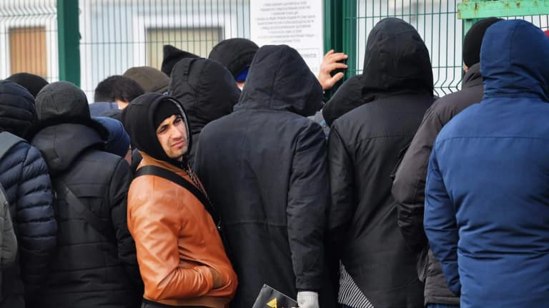 Moskvada harbiy xizmatdan bo‘yin tovlagan migrantlarga qarshi jinoiy ish qo‘zg‘atilmoqda