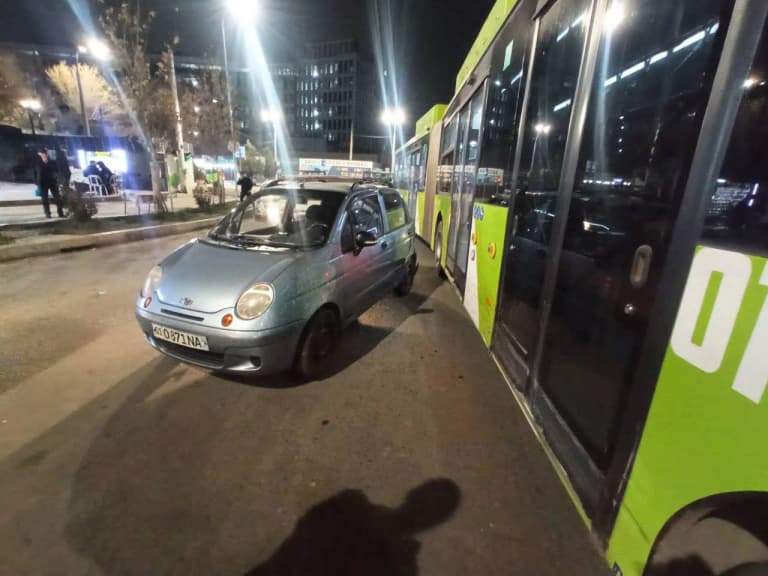 Тошкентда «гармошка» автобус ва Matiz иштирокида ЙТҲ юз берди