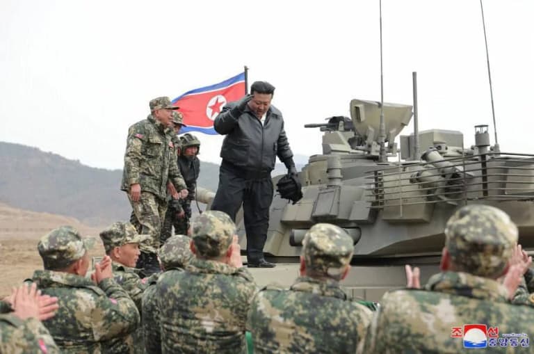 Kim Chen In “dunyodagi eng kuchli tank”ni sinovdan o‘tkazdi (foto)