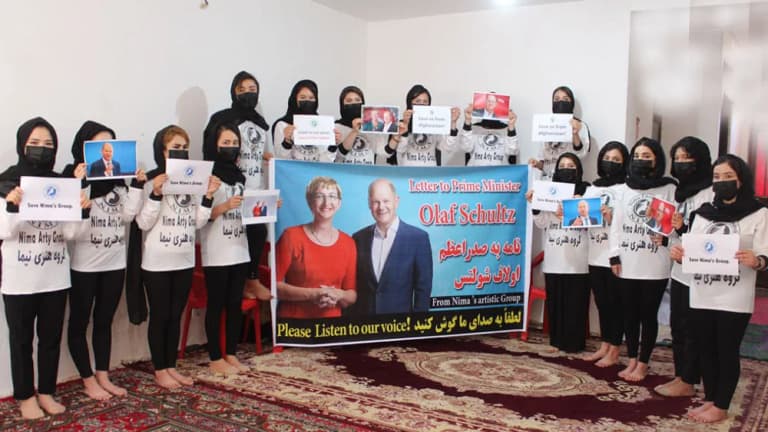 Afg‘on qizlari Germaniya kansleriga xat yozdi