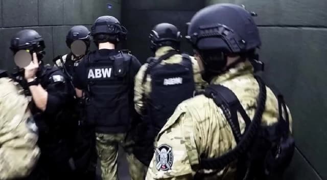 Polshada Rossiya josuslik tarmog‘i ishi bo‘yicha tintuvlar o‘tkazildi