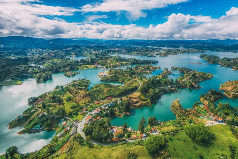 Odamlari eng erta uyg‘onadigan davlat – Kolumbiyada nega odamlar buncha sahar turishadi?