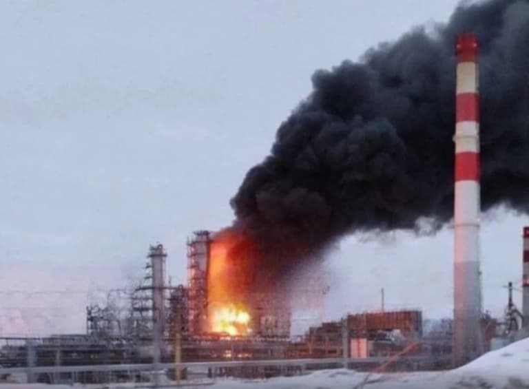 Россиядаги нефть базаларига дронлар ҳужум қилди