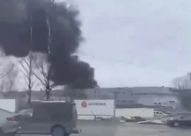 Peterburg yaqinida dron urib tushirildi va kuchli yong‘in chiqdi