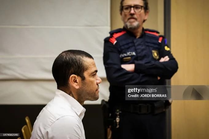 Dani Alves 1 mln yevro garov pulini Neymarning otasidan so‘raydi