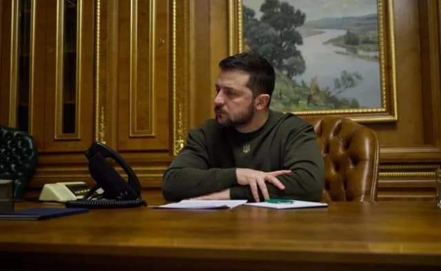Zelenskiy: “Agar snaryadlar yetarli bo‘lmasa, Ukraina Rossiya hujumini qaytara olmaydi”
