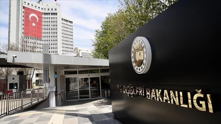 Turkiya tashqi ishlar vazirligi: Turkiya Qrimning noqonuniy anneksiyasini tan olmaydi