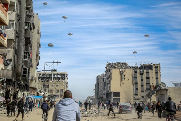 Иордания очарчиликда қолган Ғазога ҳаводан гуманитар ёрдам жўнатмаларини ташлади