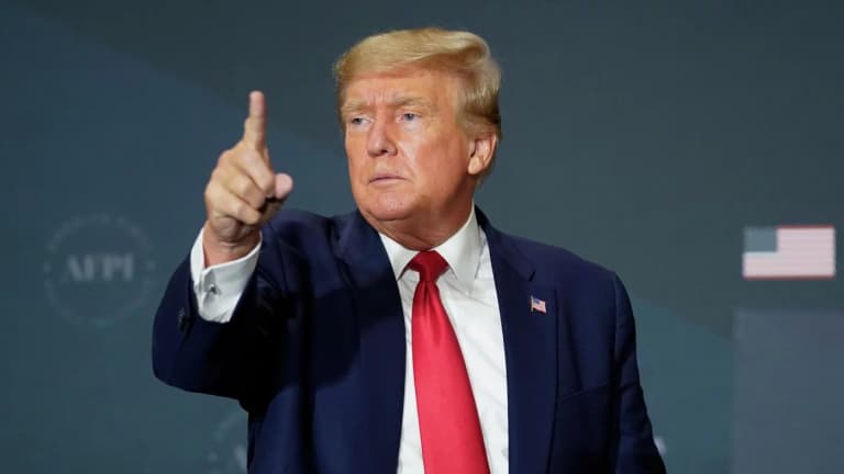 Агар Трамп сайловда ғалаба қозонса, Украина ва Россия ўртасида музокаралар ташкил қилишни бошлайди