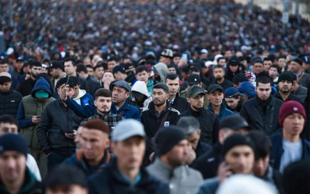 Rossiyada xorijliklarning yil davomida bo‘lish muddatini 90 kungacha qisqartirish taklif etildi