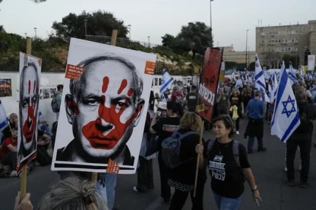 Isroilda Netanyaxu hukumatiga qarshi namoyishlar boshlandi (foto)