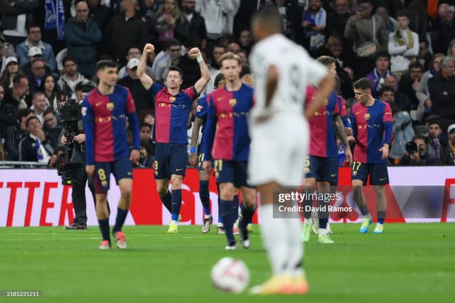 La Liga. “Real” oʻz uyida “Barselona”ga yirik hisobda magʻlubiyatga uchradi (video)