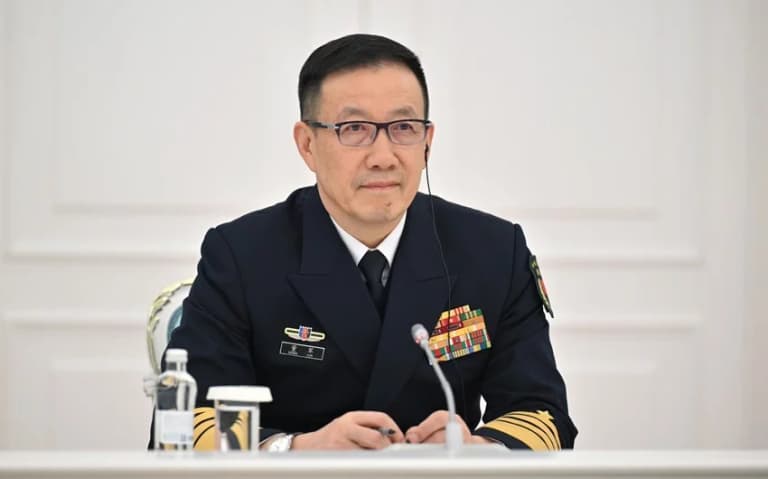 Хитой мудофаа вазири коррупцияда гумон қилинмоқда