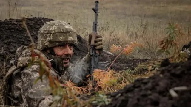Фронтдаги энг мураккаб йўналишлардан бири: Кураховодаги украин гарнизони қуршовга тушиши мумкин