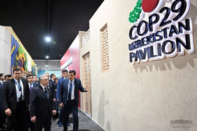 Shavkat Mirziyoyev O‘zbekistonning COP 29 dagi Milliy paviloni bilan tanishdi