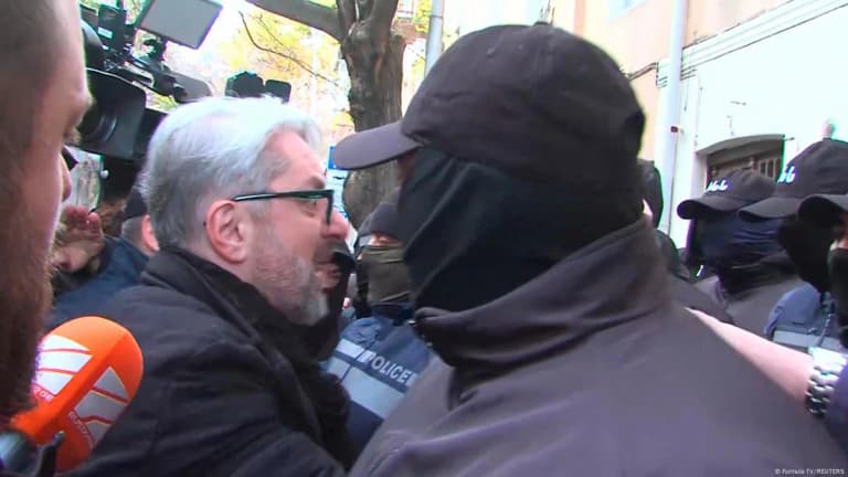 Гуржистонда мухолифат етакчилари қўлга олинмоқда