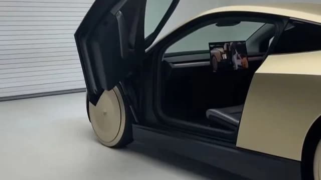 Tesla компанияси рулсиз электромобилни оммага тақдим этди
