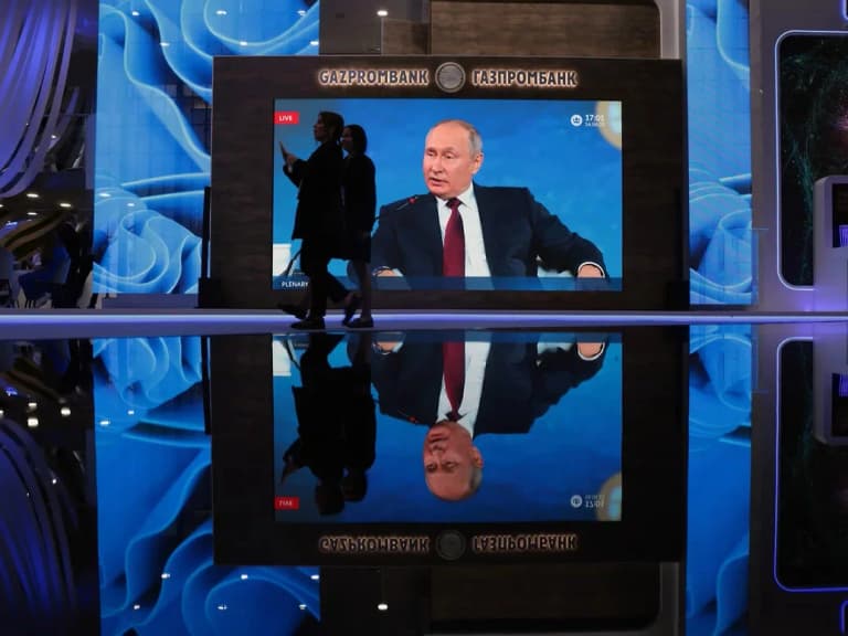 Путин Россия гази учун “Газпромбанк” орқали тўлаш талабини бекор қилди