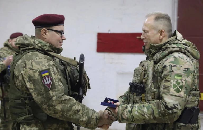 Ukraina Qurolli kuchlari bosh qoʻmondoni Sirskiy Kursk oblastiga bordi