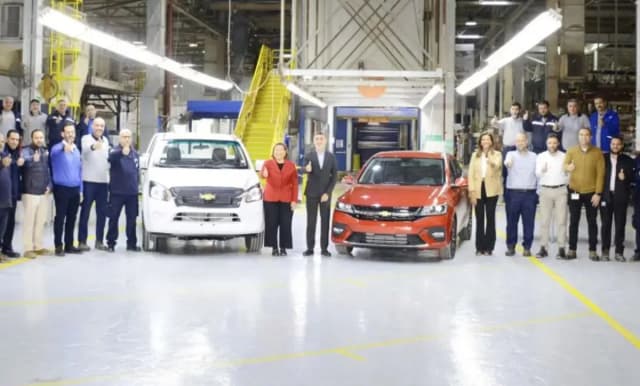 Chevrolet возобновила производство недорогого седана Оптра!