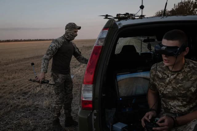 АҚШ Украинада дронлар ишлаб чиқаришга яширинча 1,5 млрд доллар бергани маълум бўлди