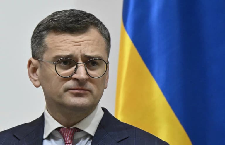 Kuleba mamlakat armiyasining Rossiya oldidagi ojizligini tan olishga chaqirdi