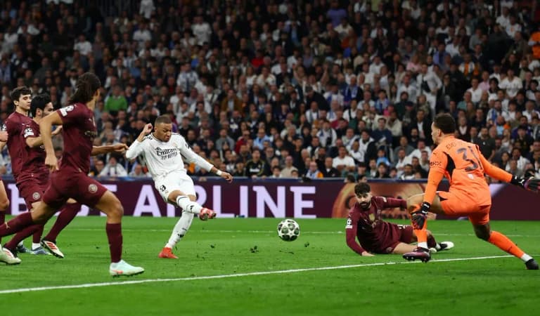 Mbappe Gvardiola takımına hat-trick yapan altıncı futbolcu oldu