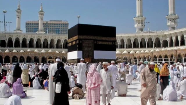 What place do Uzbeks occupy in terms of the number of Umrah pilgrims?