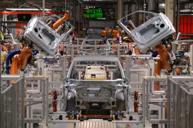 Özbekistan'da Chevrolet Cobalt üretimi arttı, Damas azaldı