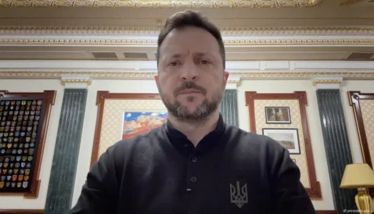 Зеленский Путиннинг «сулҳ» таклифини кескин танқид қилди: «Биз парад эмас, инсон ҳаётини қадрлаймиз!»