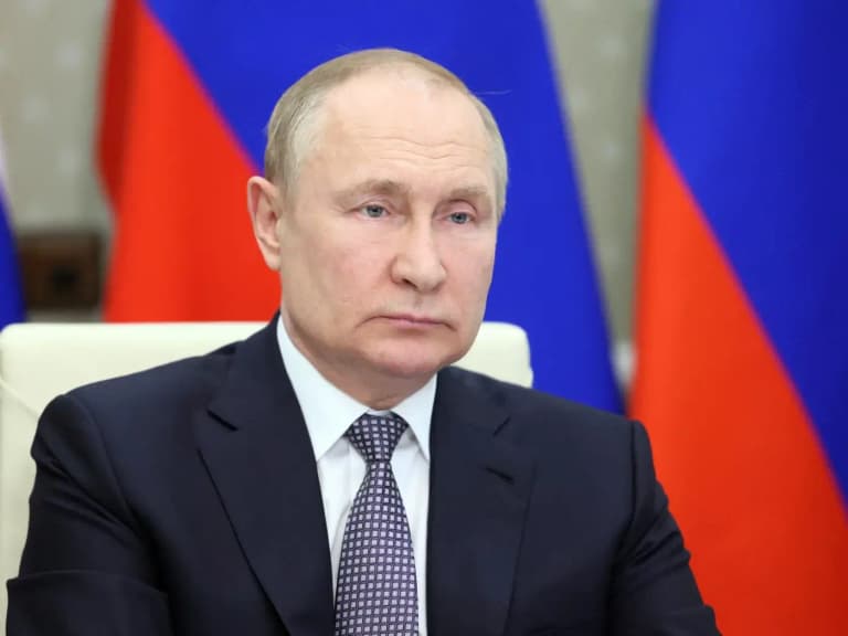 Путин Ғалабанинг 80 йиллиги муносабати билан вақтинчалик сулҳ эълон қилди