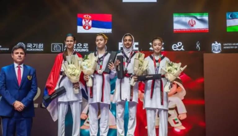 Genç tekvando sporcularımız Dünya Şampiyonası'nda birinci oldu: Özbekistan bir altın bir de bronz madalya kazandı