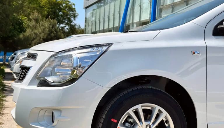 Car dealerships offer to pick up Chevrolet Cobalt export without waiting in line