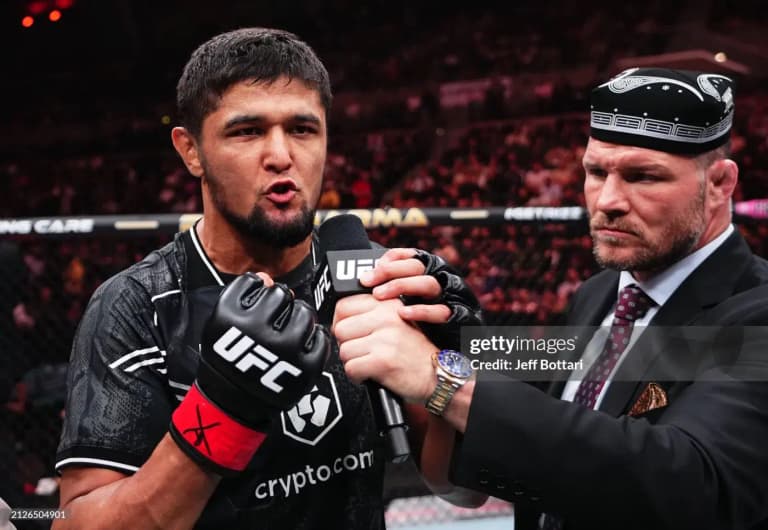 Нурсултан Рузибаев выйдет в октагон на UFC 256: соперник — Штольцфус