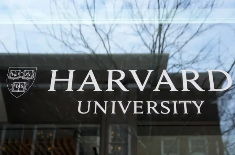 Trump yönetiminden Harvard'a baskı: Yabancı öğrencilere eğitim yasak
