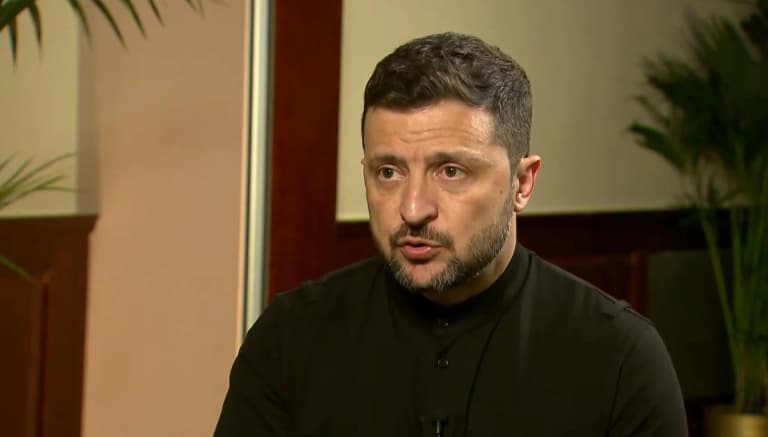 Зеленский: Украинада тинчлик фақат қурол билан таъминланади