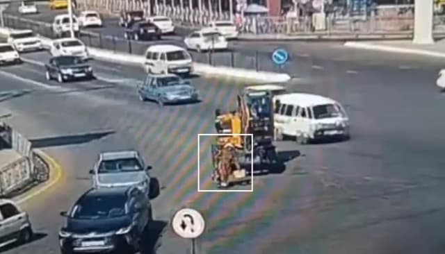 An excavator ran over a woman crossing the road in Bukhara