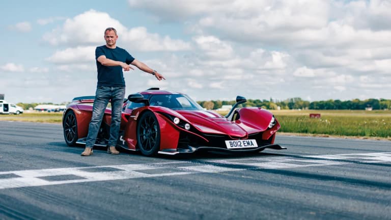 Бен Коллинз Praga Bohema билан Top Gear рекордини янгилади