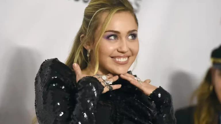 Amerikalı pop yıldızı Miley Cyrus sahnedeki dram hakkında konuştu
